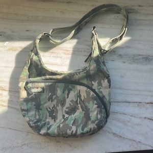 kavu satchel crossbody camouflage